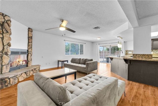 553 E Home, Rialto, CA 92376