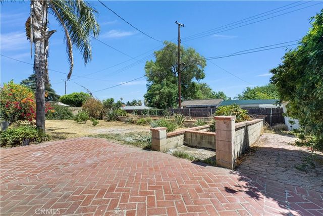 553 E Home, Rialto, CA 92376