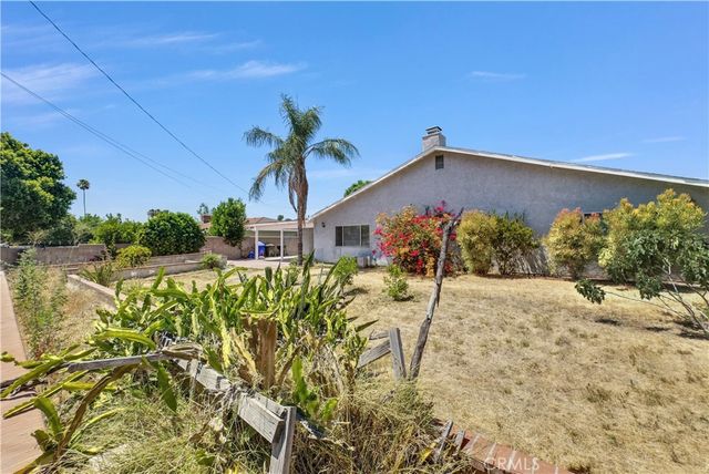 553 E Home, Rialto, CA 92376