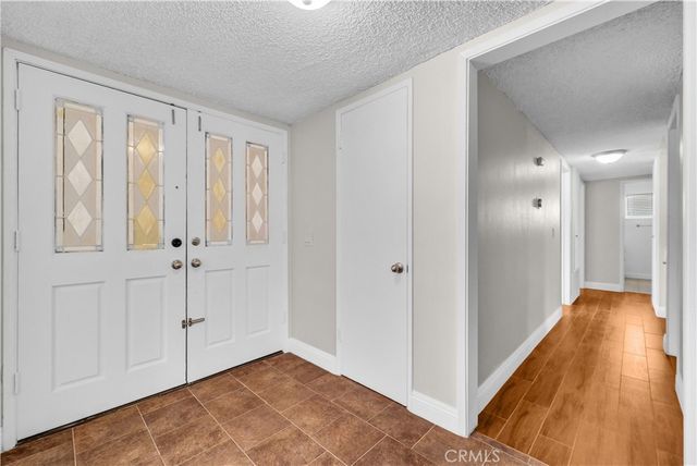 553 E Home, Rialto, CA 92376