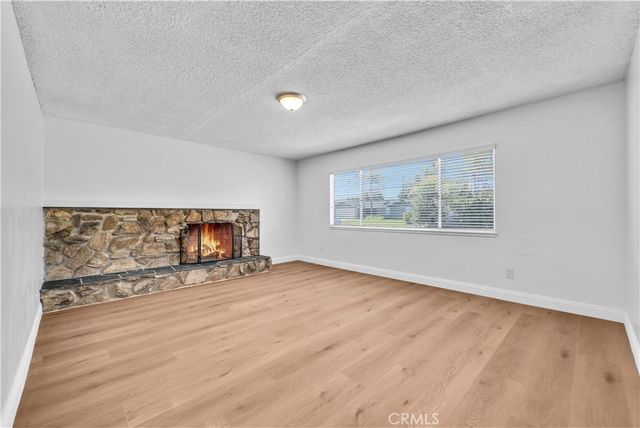 553 E Home, Rialto, CA 92376