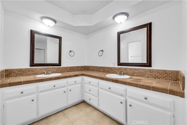 553 E Home, Rialto, CA 92376