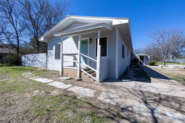 2304 Thrasher LN A, Austin, TX 78741