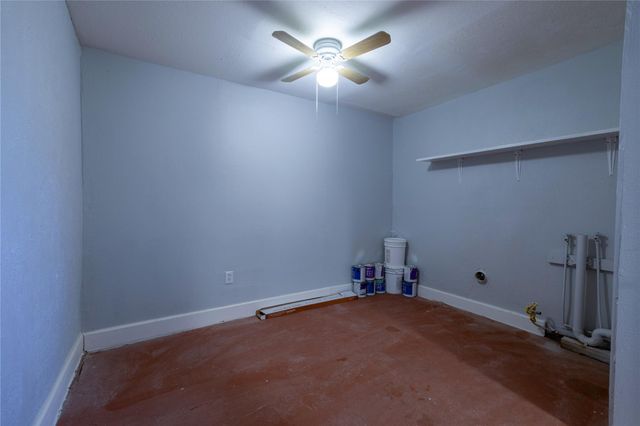 2304 Thrasher LN A, Austin, TX 78741