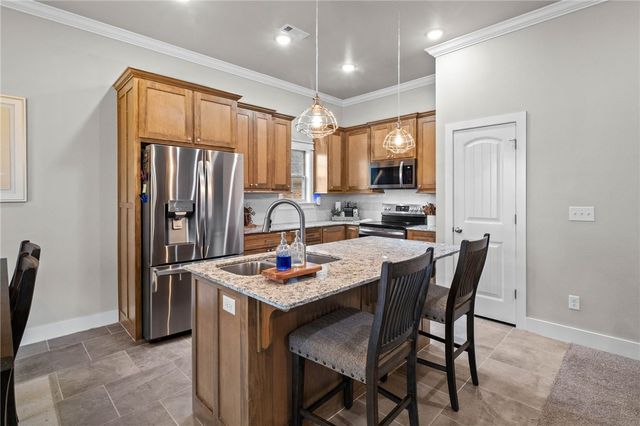 726 Hickory Meadows Avenue, Tontitown, AR 72762