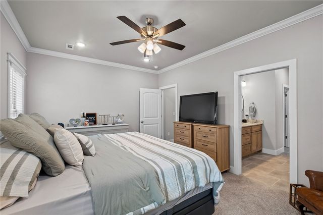 726 Hickory Meadows Avenue, Tontitown, AR 72762