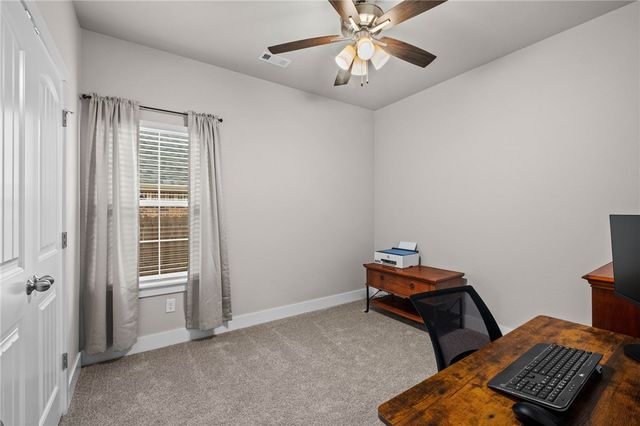 726 Hickory Meadows Avenue, Tontitown, AR 72762