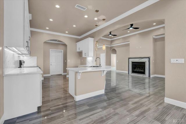 2210 N Douty, Hanford, CA 93230