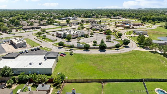 3200 W Lansing Street, Broken Arrow, OK 74012