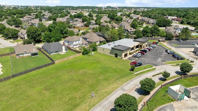 3200 W Lansing Street, Broken Arrow, OK 74012