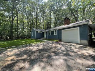 157 Kakeout Road, Kinnelon Borough, NJ 07405
