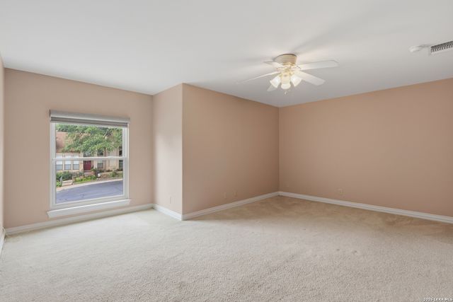 8 Donore Cir, San Antonio, TX 78229