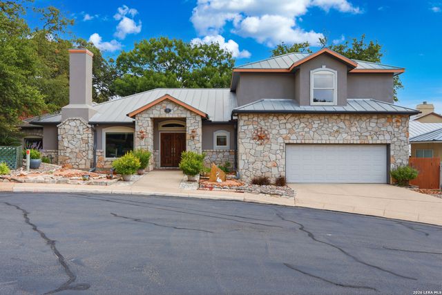 8 Donore Cir, San Antonio, TX 78229