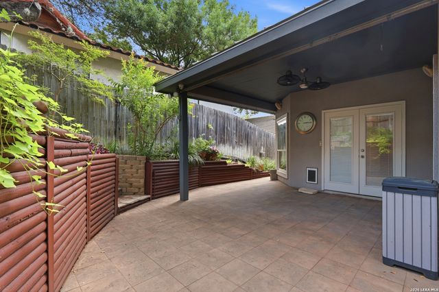 8 Donore Cir, San Antonio, TX 78229