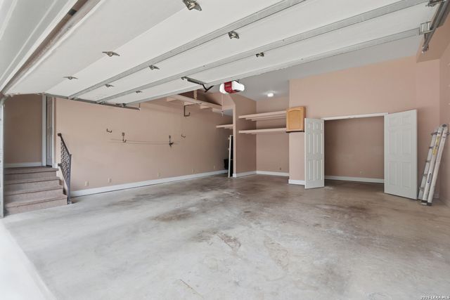8 Donore Cir, San Antonio, TX 78229