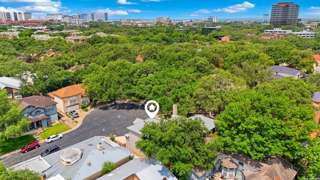 8 Donore Cir, San Antonio, TX 78229