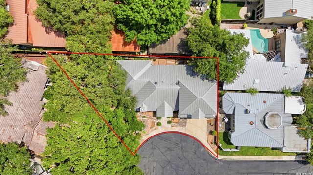 8 Donore Cir, San Antonio, TX 78229