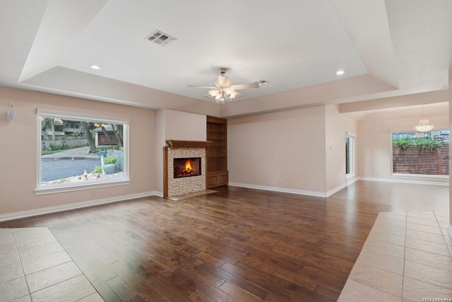 8 Donore Cir, San Antonio, TX 78229