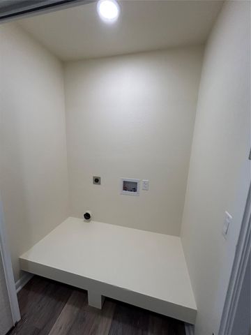 100 Bay Point DR 8, Horseshoe Bay, TX 78657