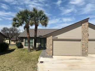 100 Bay Point DR 8, Horseshoe Bay, TX 78657