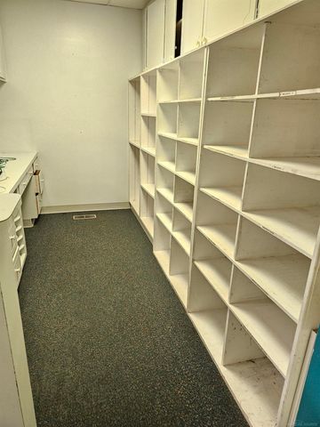 22790 Kelly Road, Eastpointe, MI 48021