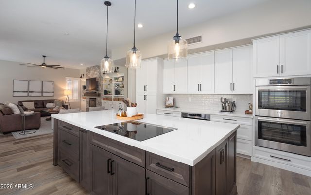 15435 S 4TH Drive, Phoenix, AZ 85045