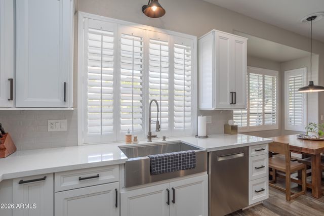 15435 S 4TH Drive, Phoenix, AZ 85045