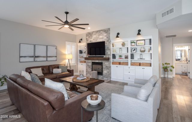 15435 S 4TH Drive, Phoenix, AZ 85045