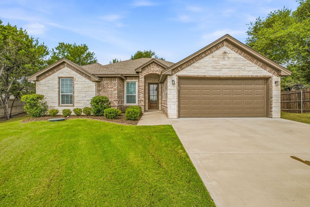 5018 San Marcos Drive, Granbury, TX 76048