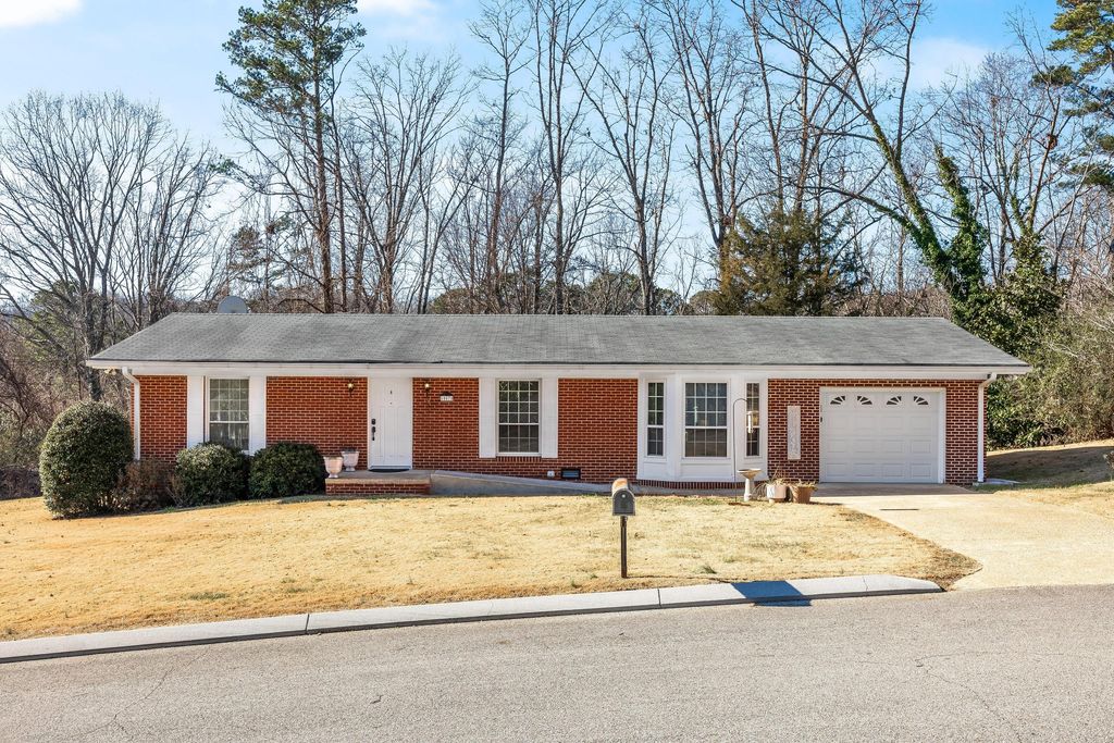 10078 Sunny Lane, Ooltewah, TN 37363