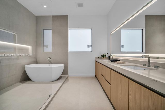 89 NE 106th St, Miami Shores, FL 33138