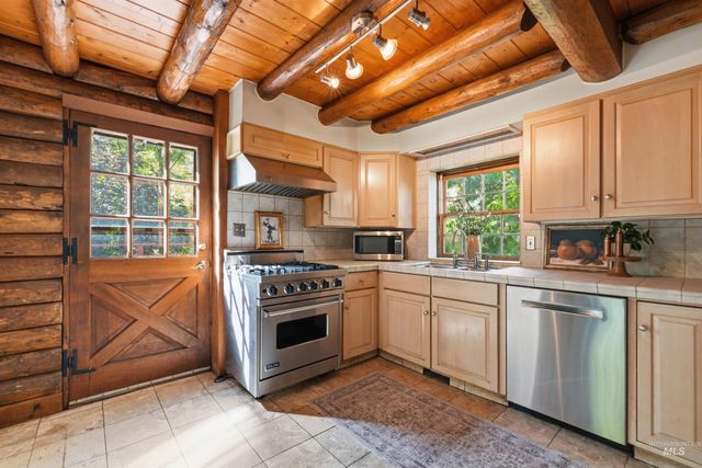 13070 N Horseshoe Bend Rd, Boise, ID 83714