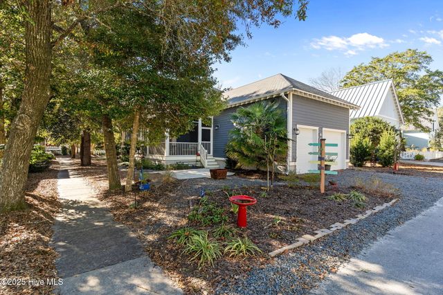 408 Fire Fly Lane, Southport, NC 28461