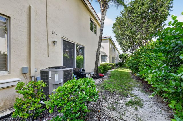 2785 S EVERGREEN Circle, Boynton Beach, FL 33426