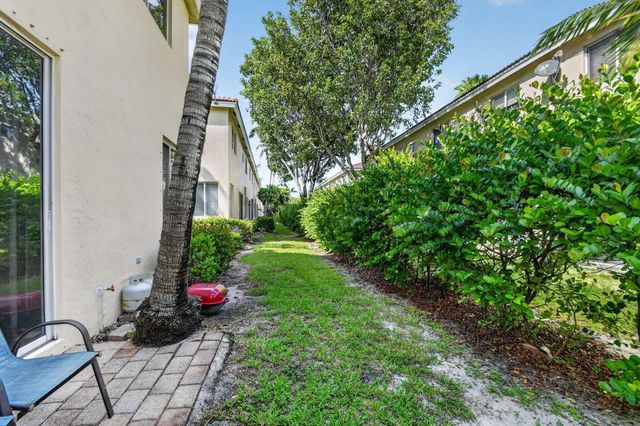 2785 S EVERGREEN Circle, Boynton Beach, FL 33426