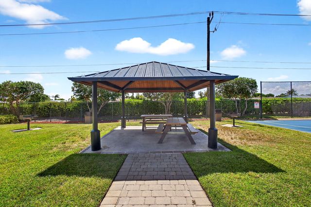 2785 S EVERGREEN Circle, Boynton Beach, FL 33426