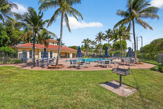 2785 S EVERGREEN Circle, Boynton Beach, FL 33426