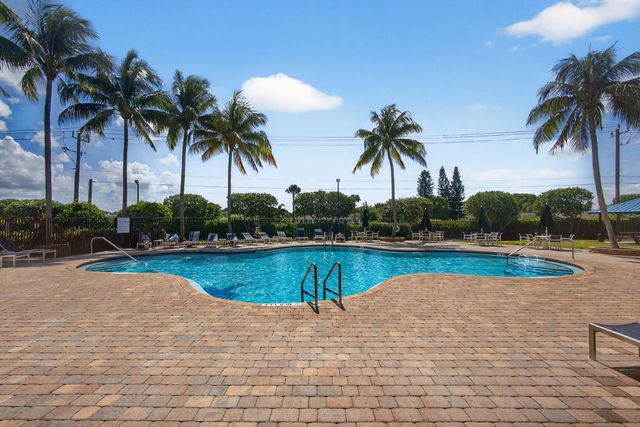 2785 S EVERGREEN Circle, Boynton Beach, FL 33426