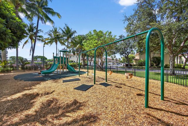 2785 S EVERGREEN Circle, Boynton Beach, FL 33426