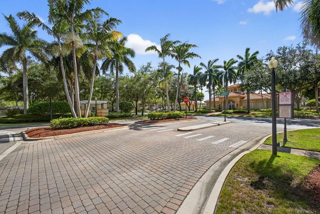 2785 S EVERGREEN Circle, Boynton Beach, FL 33426