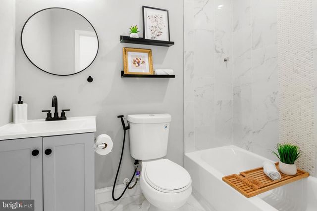 2956 GREENMOUNT AVE, Baltimore, MD 21218