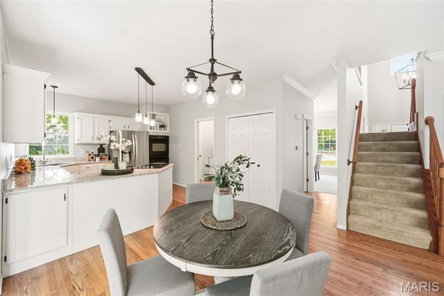 16112 Ridgewoods Manor Circle, Ellisville, MO 63038