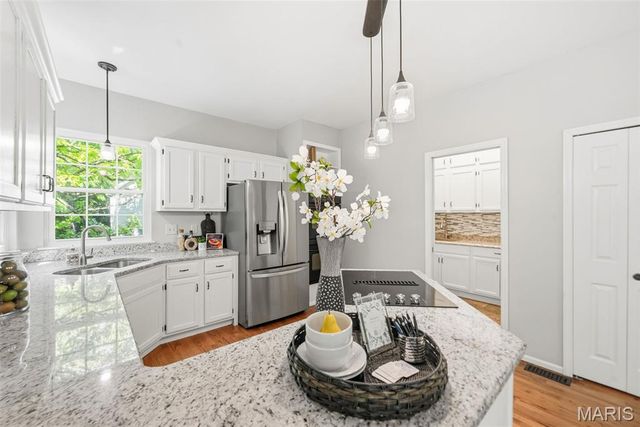 16112 Ridgewoods Manor Circle, Ellisville, MO 63038