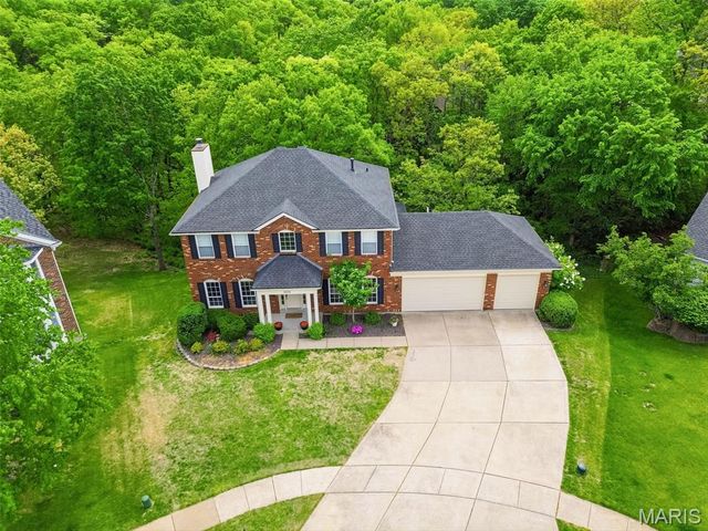 16112 Ridgewoods Manor Circle, Ellisville, MO 63038