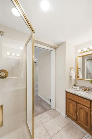 16112 Ridgewoods Manor Circle, Ellisville, MO 63038