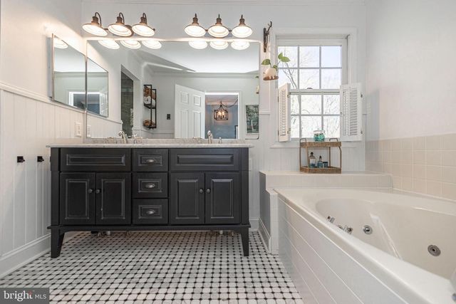 13 BOGEY CIR, Doylestown, PA 18901