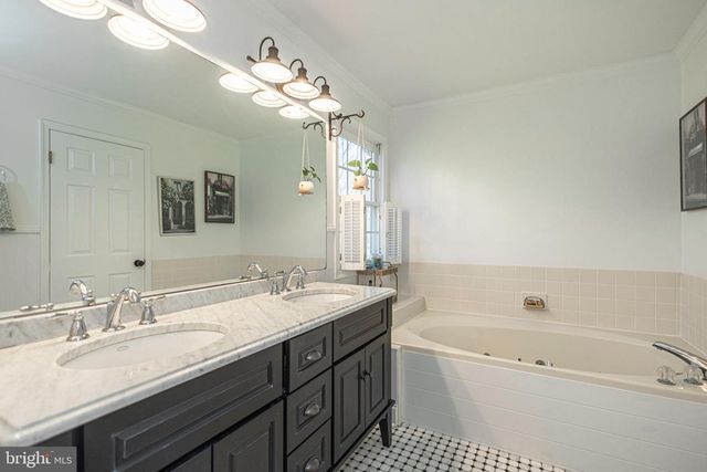 13 BOGEY CIR, Doylestown, PA 18901
