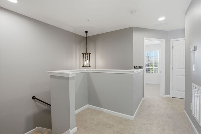 1040 Livingstone Ln, Mount Juliet, TN 37122