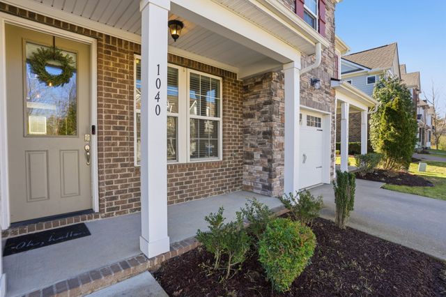 1040 Livingstone Ln, Mount Juliet, TN 37122