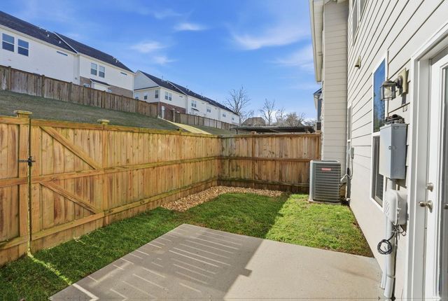 1040 Livingstone Ln, Mount Juliet, TN 37122